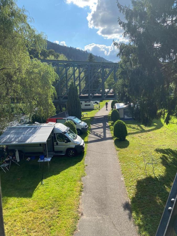 Camping Wohnwagen Standard Schiltach Exterior foto